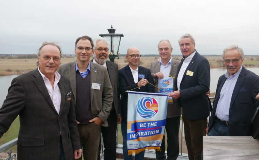 Auf der Elbe zur Convention in Hamburg: „Elbe-Charity-Boat-Tour“ nimmt Fahrt auf