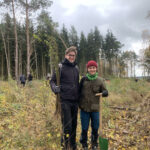 Zwei Rotaracter bei der Arbeit.